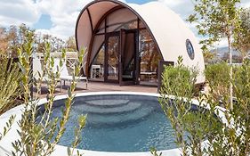 91 Athens Riviera, The